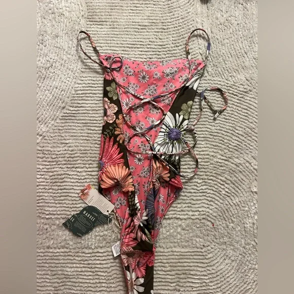 π₯ Agua Bendita Kali Floral One Piece Swimsuit - Reduced π - Picture 5 of 15